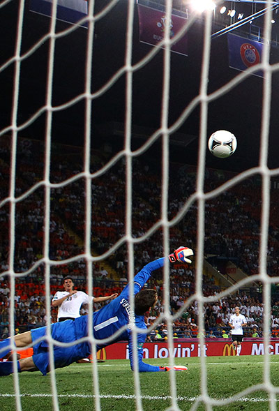 sporty7: Netherlands v Germany - Group B: UEFA EURO 2012