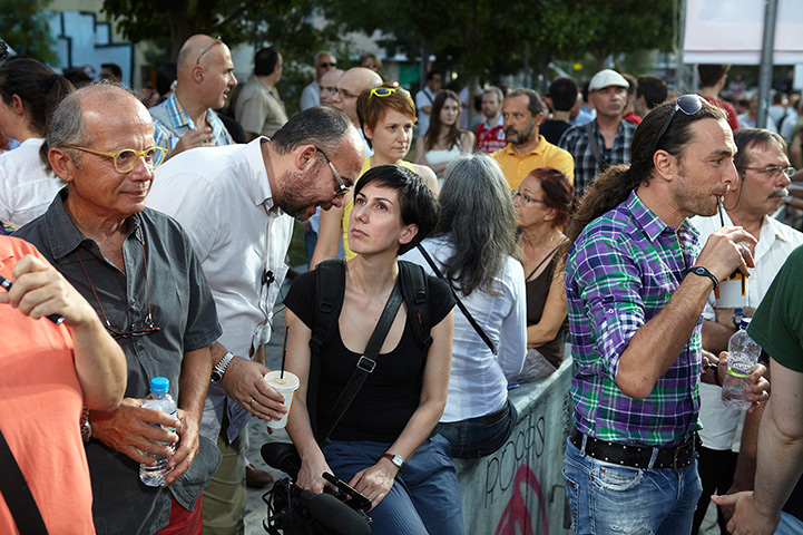 Greece: 13-14 June: Well-to-do middle class Greeks come out to support Recreate Greece