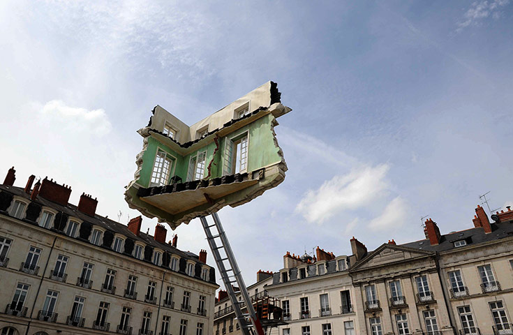 Picture desk live update: Contemporary art event in Nantes