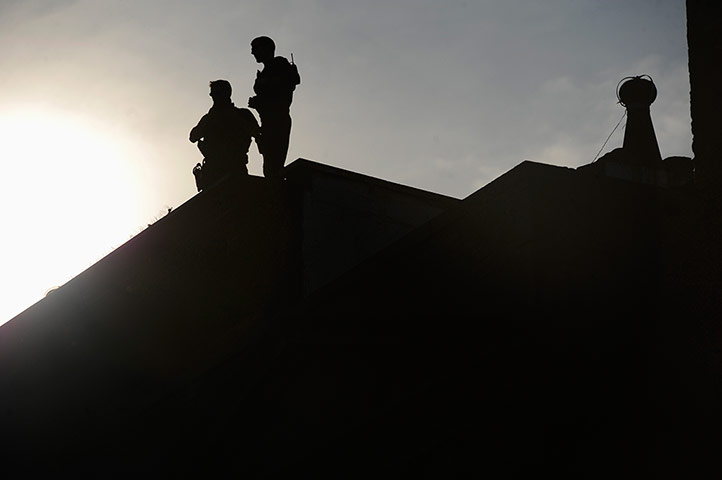 Obama fundriser NYC: Secret Service personnel are silhouetted 