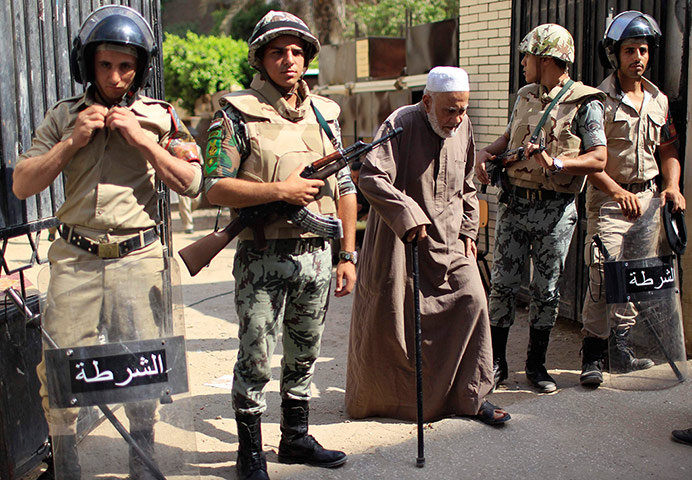 Egypt elections: Soldiers stand guard