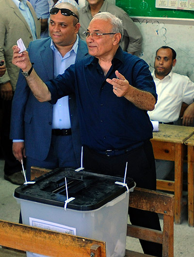 Egypt elections: Ahmed Shafik casts his vote