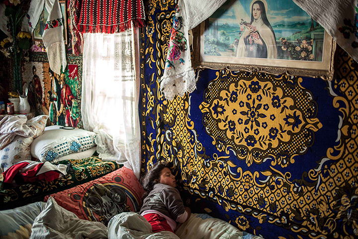 24 hours in pictures: TO GO WITH AFP STORY BY MIHAELA RODINA