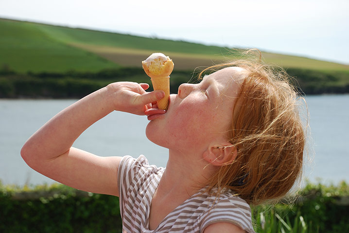 Your Pictures: Your Pictures - melt: My daughter stopping melting ice-cream from escaping
