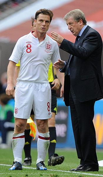 ENGLAND V BELGIUM: Roy Hodgson gives instructions to Scott Parker