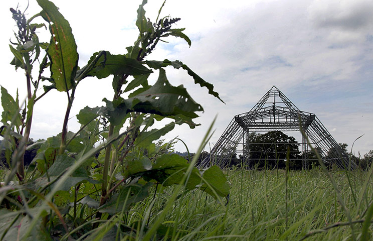 Picture desk live update: Glastonbury Festival site