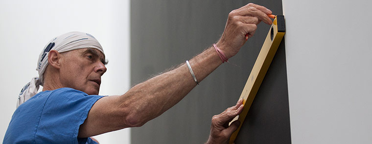 Richard Long : Richard Long at work at The Hepworth