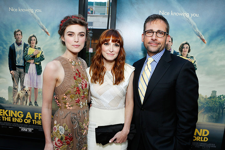 week in film : Keira Knightley and Steve Carrell pose with Lorene Scafaria