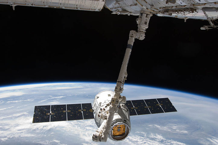 Month in Space: SpaceX Dragon 