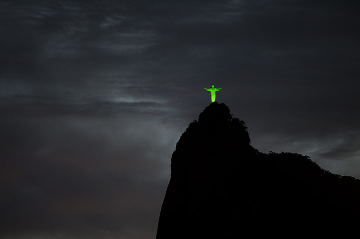 24 hours: The statue of Christ the Redeemer, atop