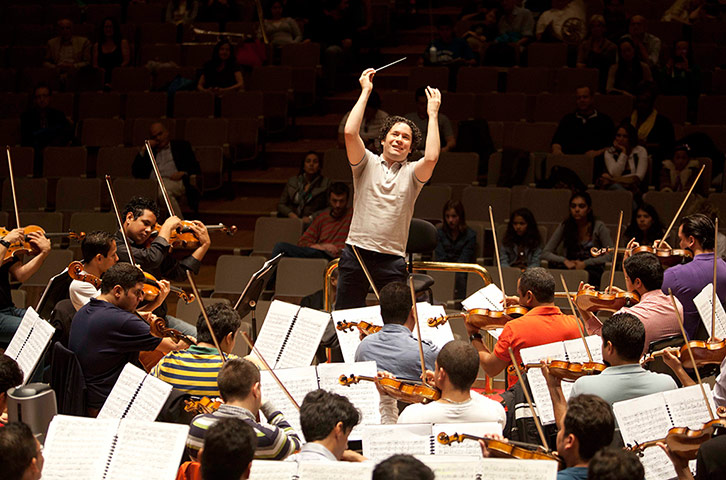 Dudamel/Simon Bolivar Symphony Orchestra rehearse in London