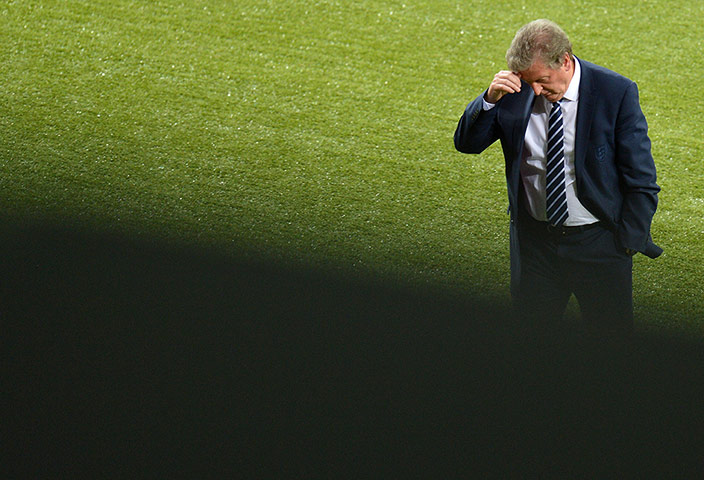 sport15: English headcoach Roy Hodgson reacts dur