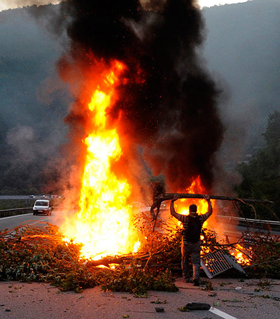 Picture Desk Live: Coal miners protest in Spain