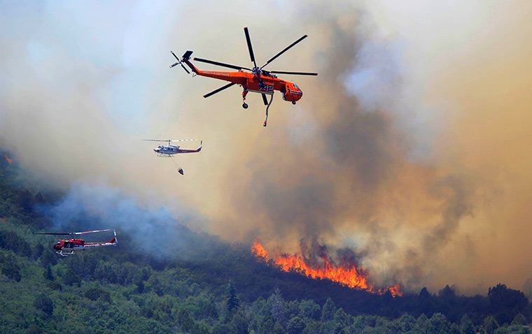 24 hours in pictures: Helicopters battle the Wood Hollow Fire, Utah