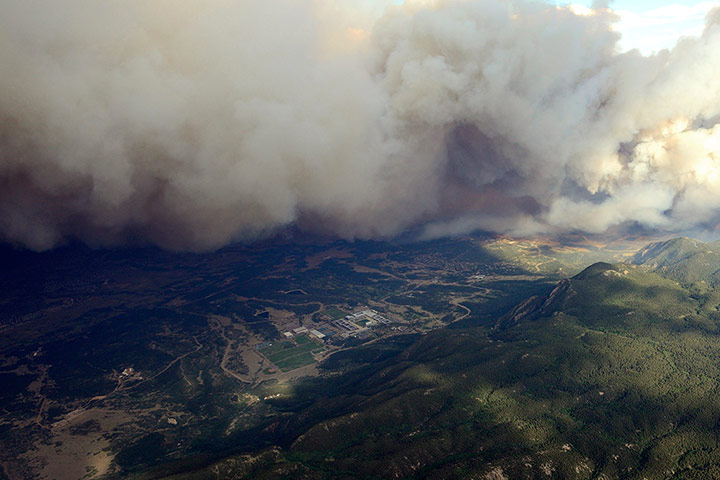 Colorado wildfire: Plume of smoke rises from Waldo canyon wildfire 