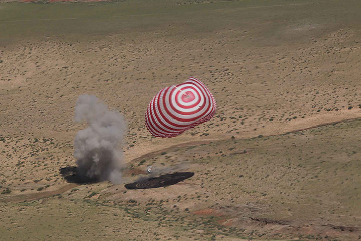 Picture desk live: Shenzhou 9 Spacecraft Returns