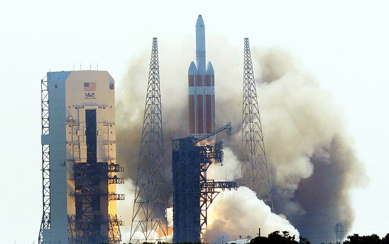 Pictured desk live update: Delta IV Launch