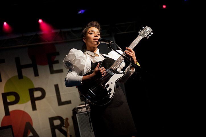 field day and apple cart : Lianne La Havas