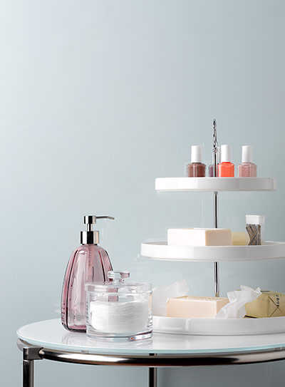 Homes Organisation: Homes Organsiation Feature: Bathroom products – out on a cake stand