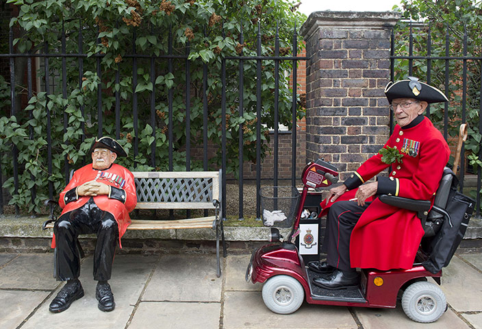 Picture Desk Live: A Chelsea Pensioner