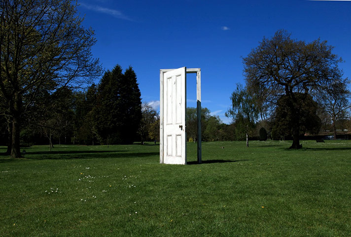 Exhibitionist 0906: SNAP 2012