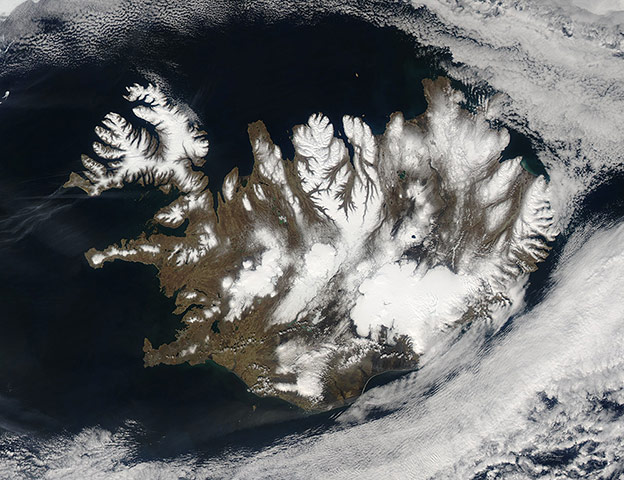 Satellie Eye on Earth: Iceland was encircled by a halo of cloud