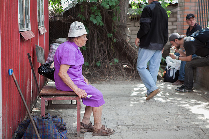 Ukraine homeless: ADULTSOUP_3.jpg
