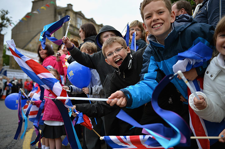 Olympic Torch: Olympic Torch Relay - Day 21