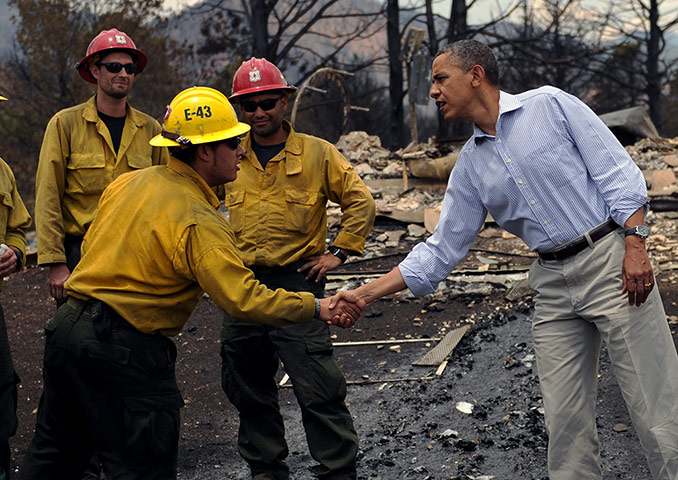 Wildfires in Colorado: US president Barack Obama visits firefighters