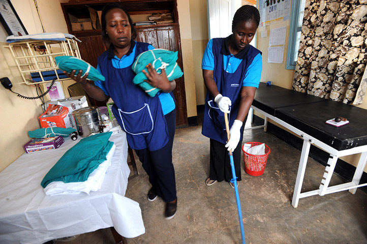 Family planning : team from Marie Stopes International in Tanzania 