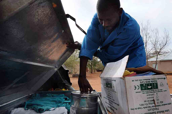 Family planning : team from Marie Stopes International in Tanzania 