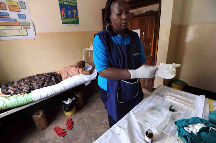 Family planning : team from Marie Stopes International in Tanzania 