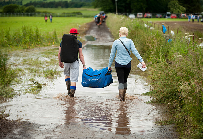 Wet festivals: Festival goers head home early due to the rain and the mud