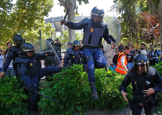 Miners reach Madrid: Police riots run after the demonstrators during the coal miners's march 