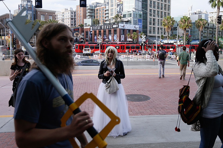 Comic con: People wait at the entrance