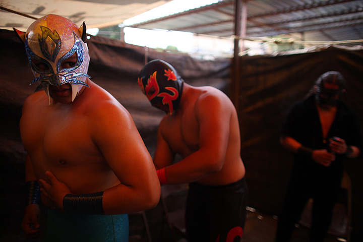 Lucha Libre, Mexico: Lucha Libre wrestler Gato Salvaje gets ready for his performance