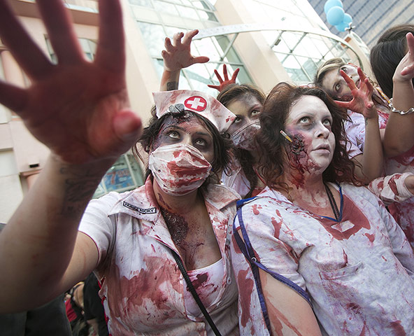 Comic-con: Zombie Walk at Comic-Con