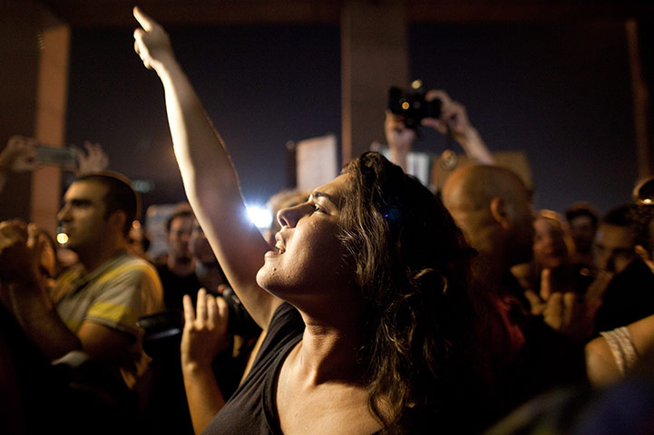 Tel Aviv protests: Israelis demonstrate in front of the social security building 