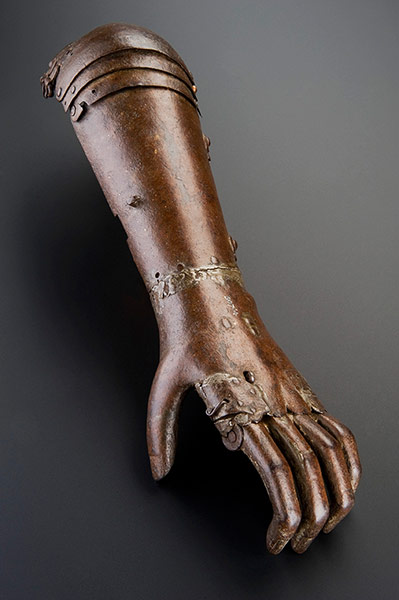 Wellcome Collection: Iron artificial arm, Europe, 1560-1600 