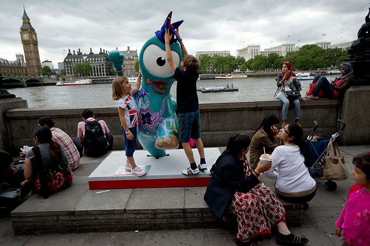 Olympic mascot statues: Olympic mascot statues