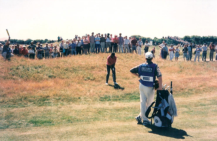Tiger Woods 1996: Woods plays shot on the practice round