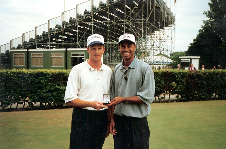 Tiger Woods 1996: Tiger Woods and caddy with the silver medal