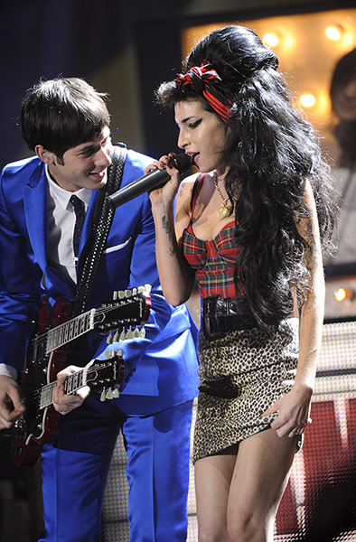 Amy Winehouse: Amy performs with Mark Ronson at the 2008 Brit Awards 