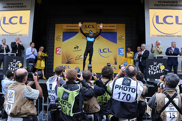 tour stage 17: Wiggins retains the yellow jersey