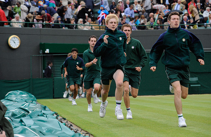 Wimbo Day 7 part 2: Covers are out on Court 1 at Wimbledon 2012