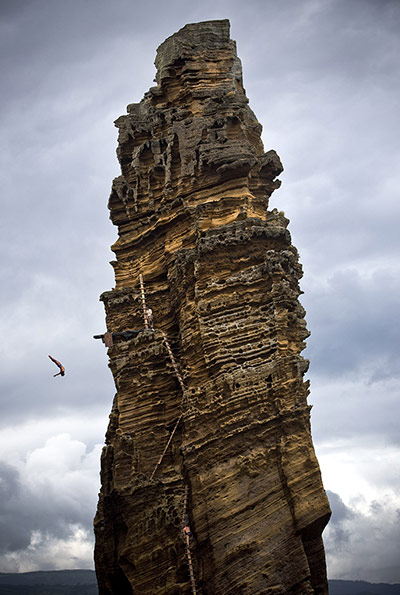 24 hours: Red Bull Cliff Diving World Series 2012