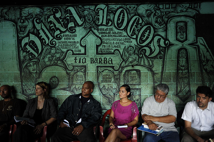24 hours: Quezaltepeque, El Salvador: Gang rehabilitation representatives at a jail