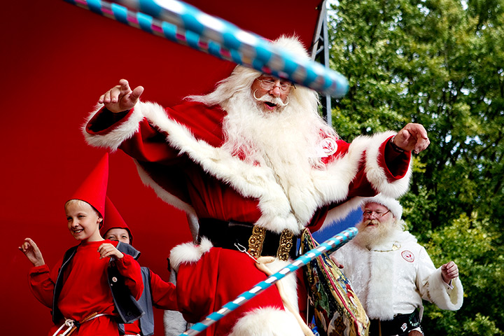 24 hours in pictures: The World Santa Claus Congress