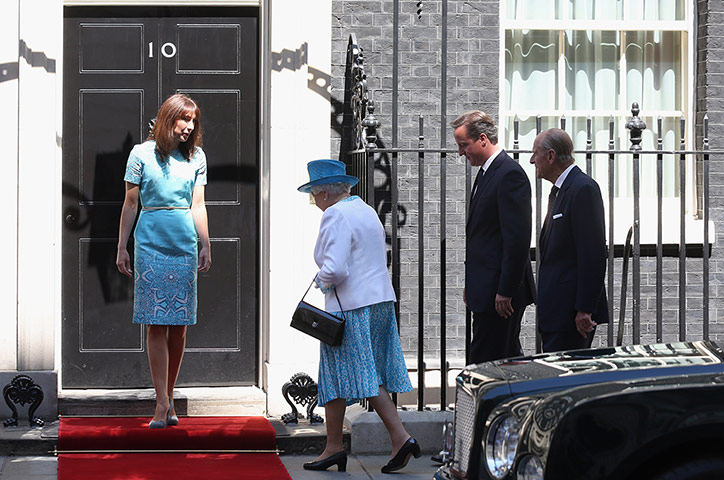 Queen and PMs: Queen arrives at No.10 Downing street