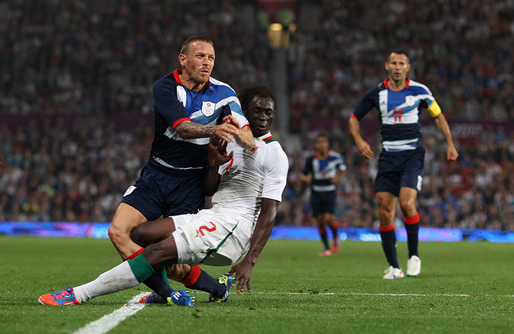 GB v Senegal: Saliou Ciss fouls Craig Bellamy